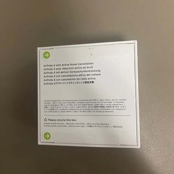 AirPods4 - Picture 2 of 2